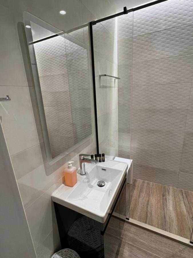 Dimeli Junior Apartment At The Beach 바바티 외부 사진